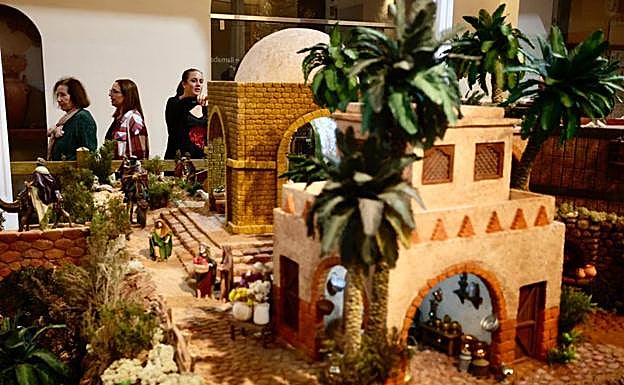 Galería. Gáldar enciende sus calles en medio de una gran cabalgata. 