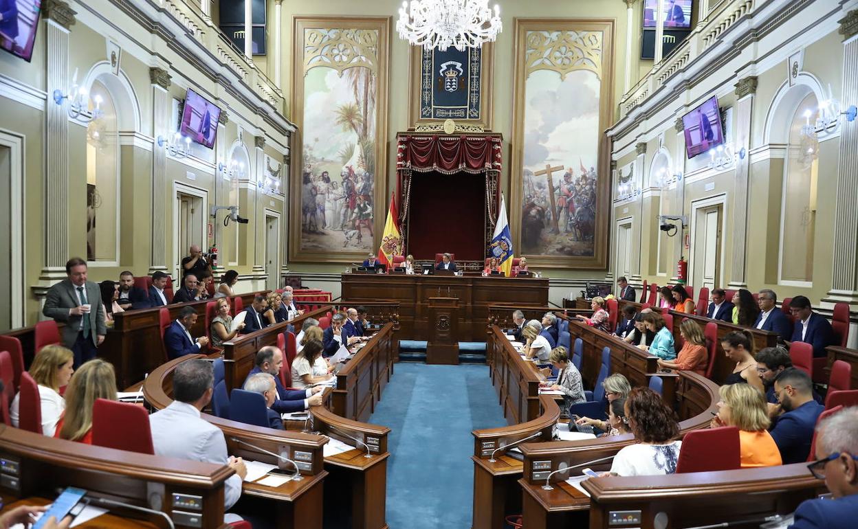 Imagen de archivo de un pleno del Parlamento. 