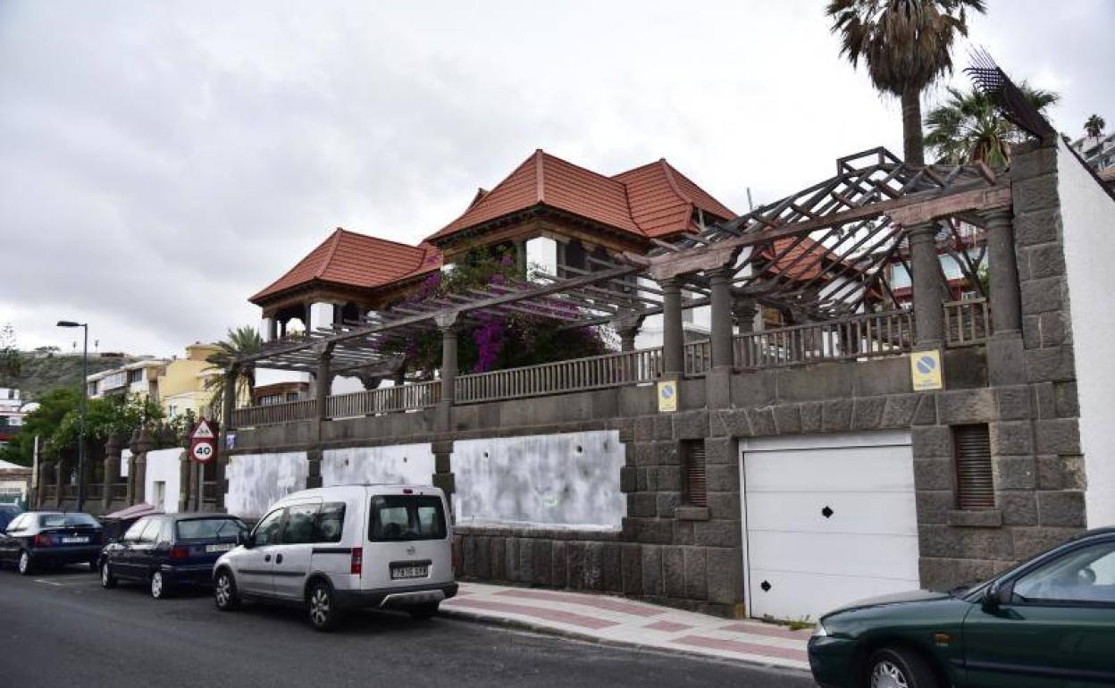 Fachada de la Casa Fuentes de Ciudad Jardín, propiedad del Cabildo de Gran Canaria. 