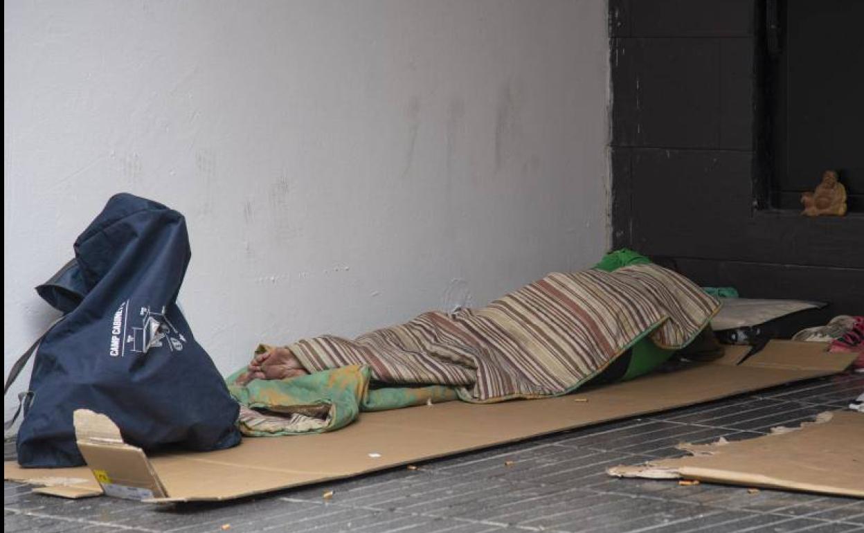 Imagen de un indigente que no guarda relación con el suceso. 