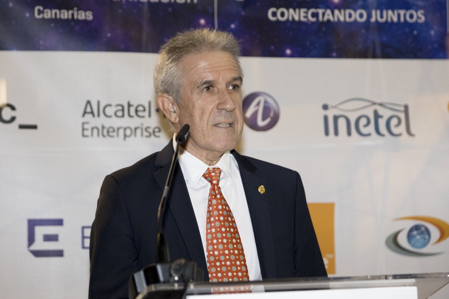 El decano del Colegio Oficial de Ingenieros de Telecomunicaciones de Canarias, Carlos Couros. 