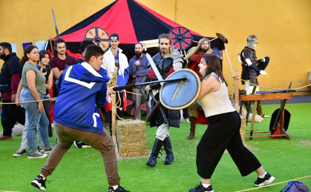 Distintos momentos de la Comic Can y el Festival Manga, que se desarrollan hasta mañana en Infecar. 