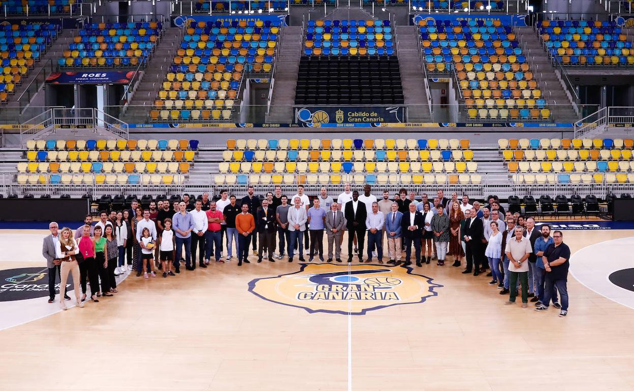 El Granca celebró el cóctel navideño. 