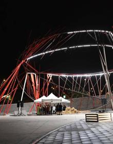 Imagen secundaria 2 - La lluvia hizo acto de presencia en el el ensayo de este jueves. 
