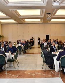 Imagen secundaria 2 - Diferentes momentos del almuerzo de Navidad de la Cámara de Comercio de Gran Canaria. 