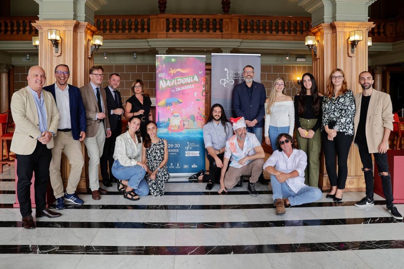 Imagen secundaria 1 - Momentos de la presentación de la obra de Zalakadula. 