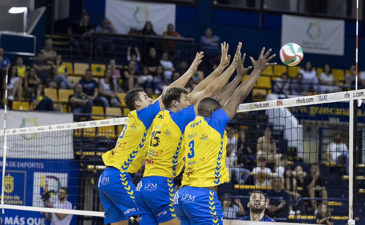 Acción defensiva del Guaguas en un partido de esta temporada. 