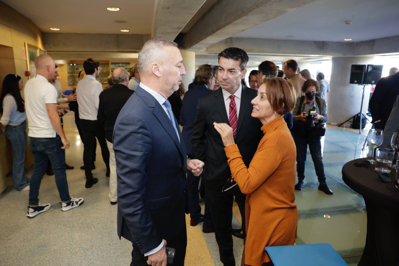 Fotos: La UD celebra su tradicional almuerzo de navidad
