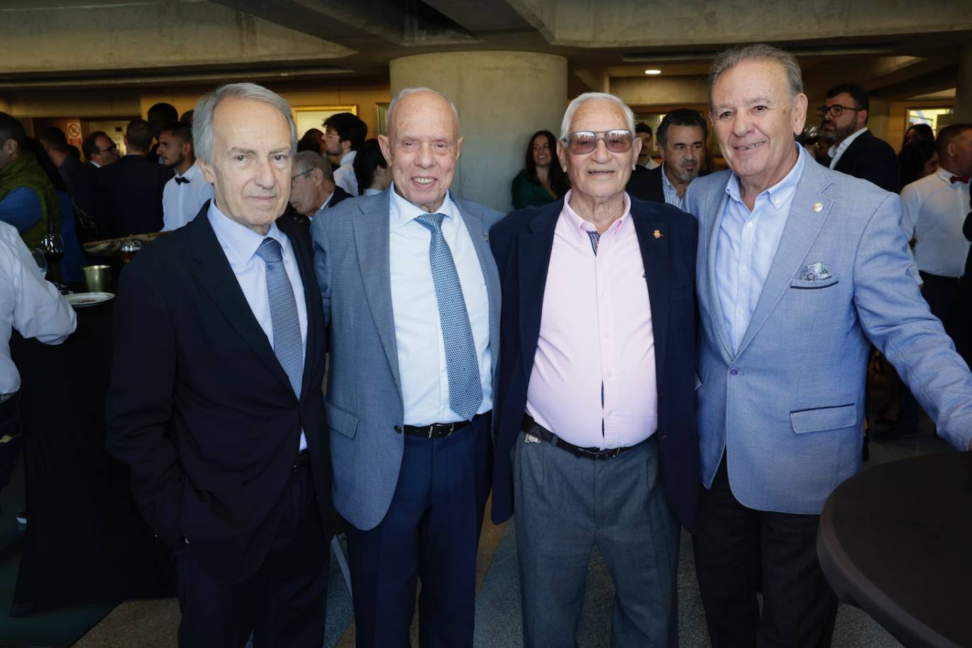 Fotos: La UD celebra su tradicional almuerzo de navidad