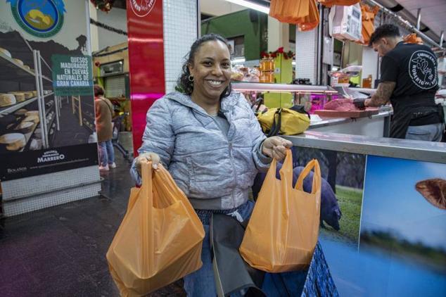 Fotos: Los mercados grancanarios recuperan la ilusión con la cena navideña