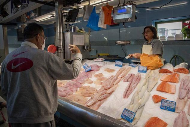 Fotos: Los mercados grancanarios recuperan la ilusión con la cena navideña