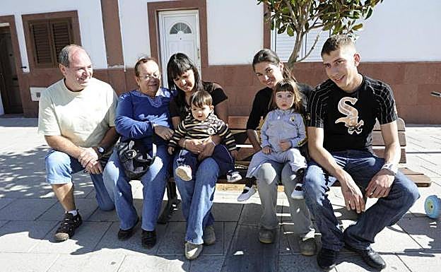 Los niños que nacen cada año en Artenara pueden contarse con los dedos de una mano. 