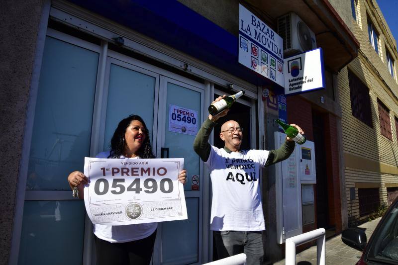 Imagen secundaria 2 - Momentos de celebración en Las Huesas. 