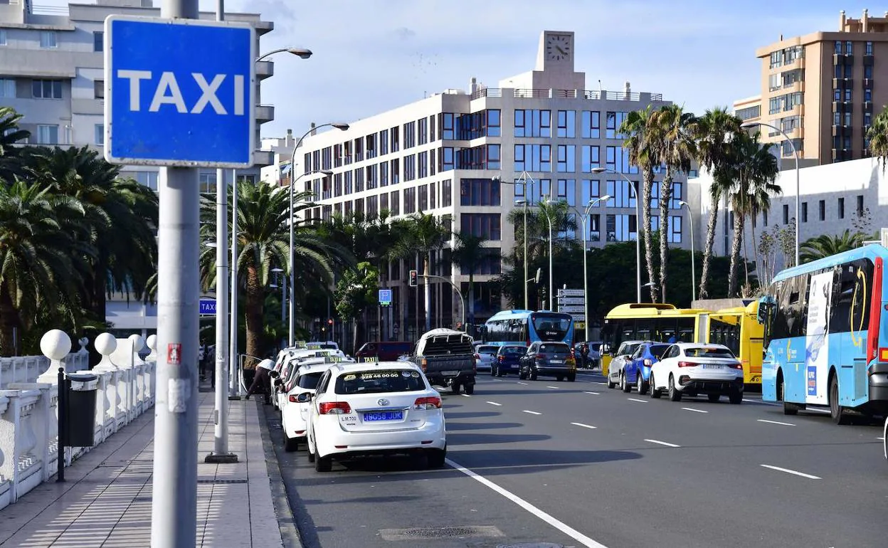 Imagen de archivo de una parada de taxis de la ciudad. 