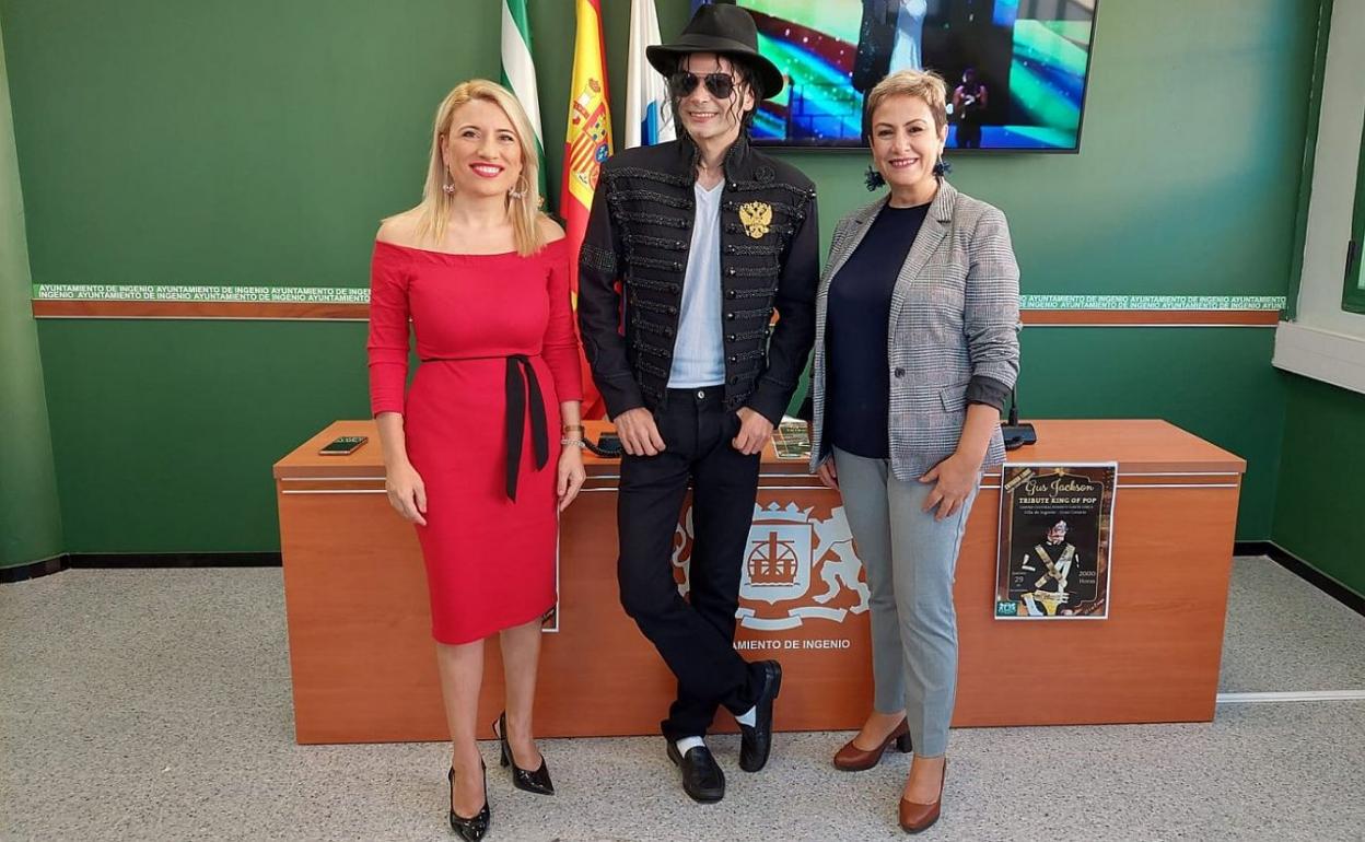 Minerva Artiles, Gus Jackson y Ana Hernández. 
