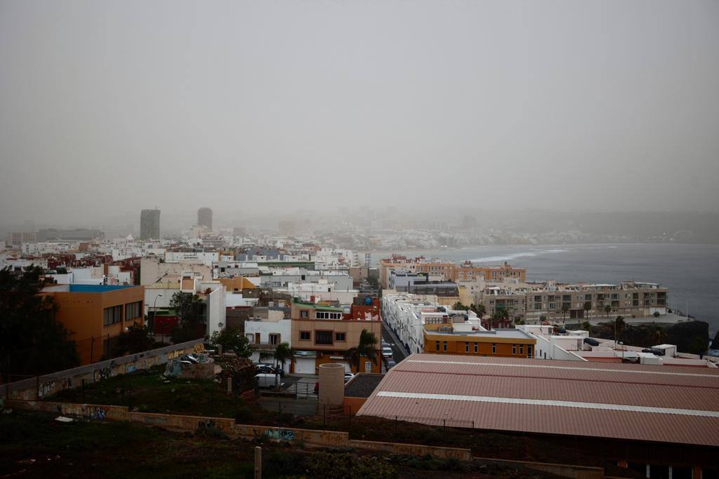 Fotos: Calima en Las Palmas de Gran Canaria