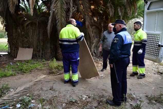 Fotos: El desalojo de una quincena de sintechos, en imágenes