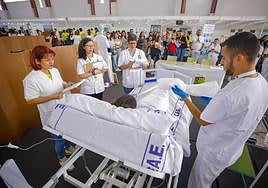 Estudiantes de un ciclo de la rama sanitaria se enfrentan a una prueba.