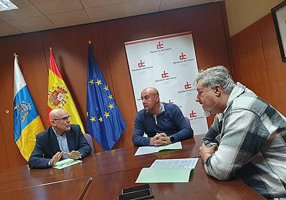 Reunión de Asamblea 7Islas con el Diputado del Común.