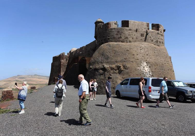 El Castillo de Guanapay reabre, pero en precario