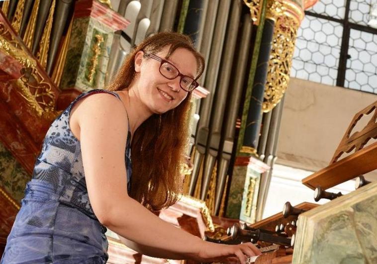 La organista Marie Zahrádkova toca este domingo en el Auditorio Alfredo Kraus