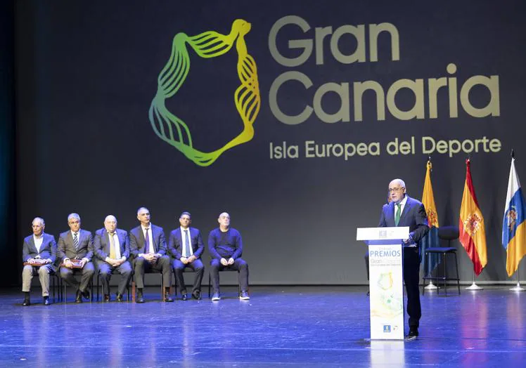 Imagen principal - Gran Canaria premia a sus campeones en la Gala Isla Europea del Deporte