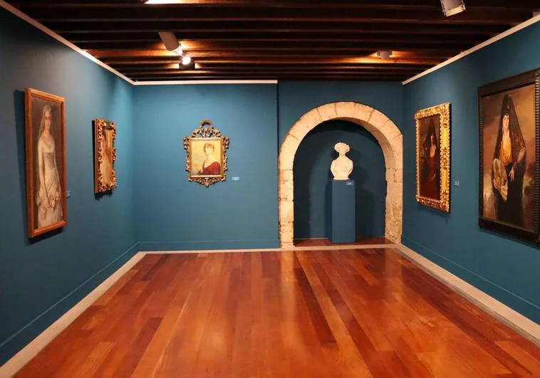 Algunas de las piezas que incluye la muestra en la Casa-Museo Pérez Galdós.