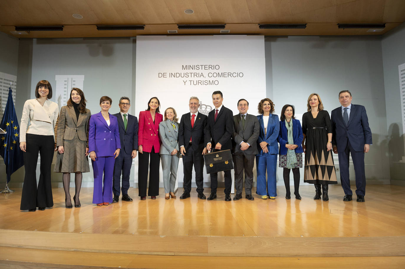 Toma de posesión del nuevo ministro de Turismo, Héctor Gómez