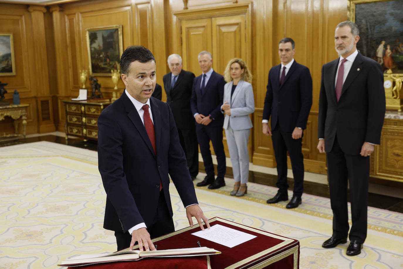 Toma de posesión del nuevo ministro de Turismo, Héctor Gómez