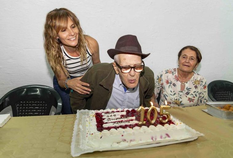 Antonio González cumple 105 años llenos de historia