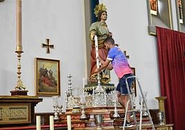 La salida de San Juan el Viernes Santo es una novedad en la procesión de este año.