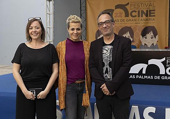 Nuria Guinot, Lorena Morín y Luis Miranda, en la mañana de este viernes en el palacete Rodríguez Quegles.