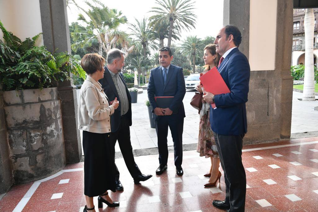 Torres se reúne con el presidente y editor de Forbes España, Andrés Rodríguez