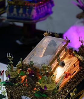 Imagen secundaria 2 - La Semana Santa a una escala diferente