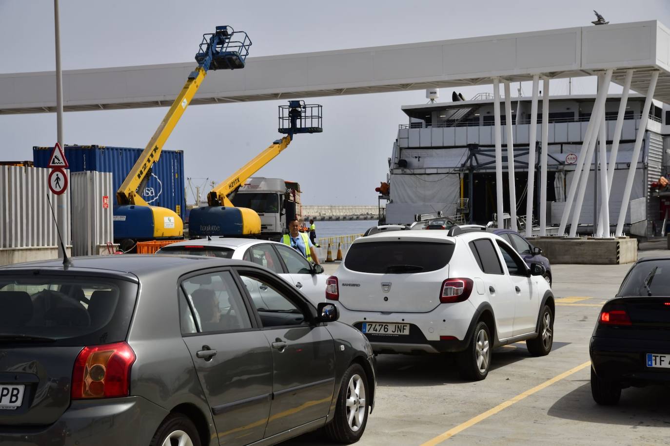 Los grancanarios zarpan a Fuerteventura para Semana Santa