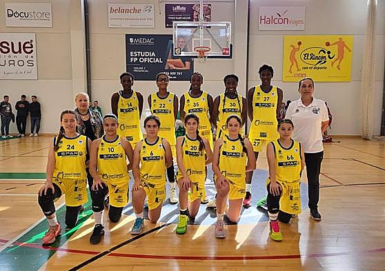 La plantilla del SPAR Gran Canaria, posando ayer tras eliminar al Casademont Zaragoza