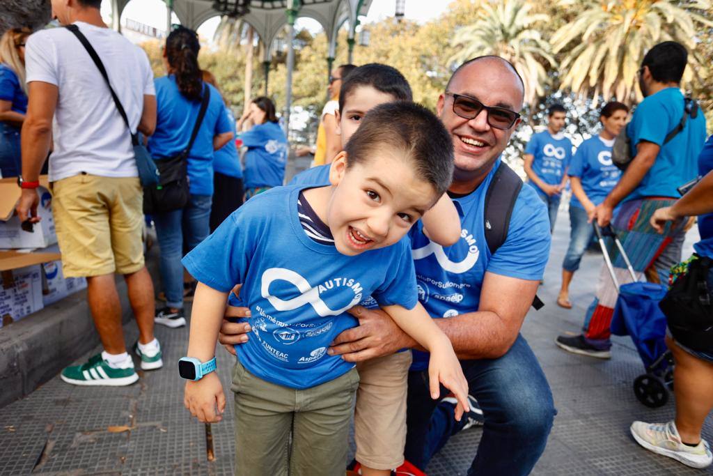 Marcha azul para concienciar sobre el autismo