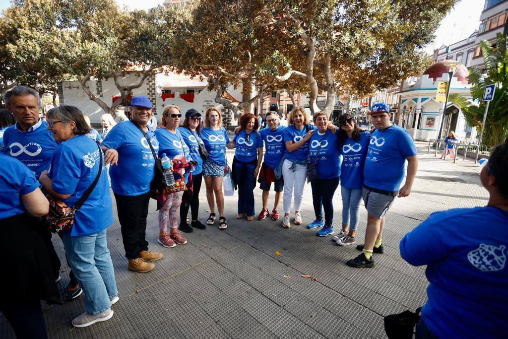 Marcha azul para concienciar sobre el autismo