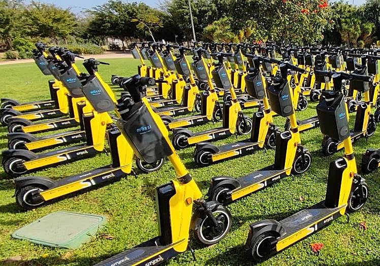 Imagen principal - Pedro Quevedo probó el nuevo vehículo, presentado en La Mayordomía. 