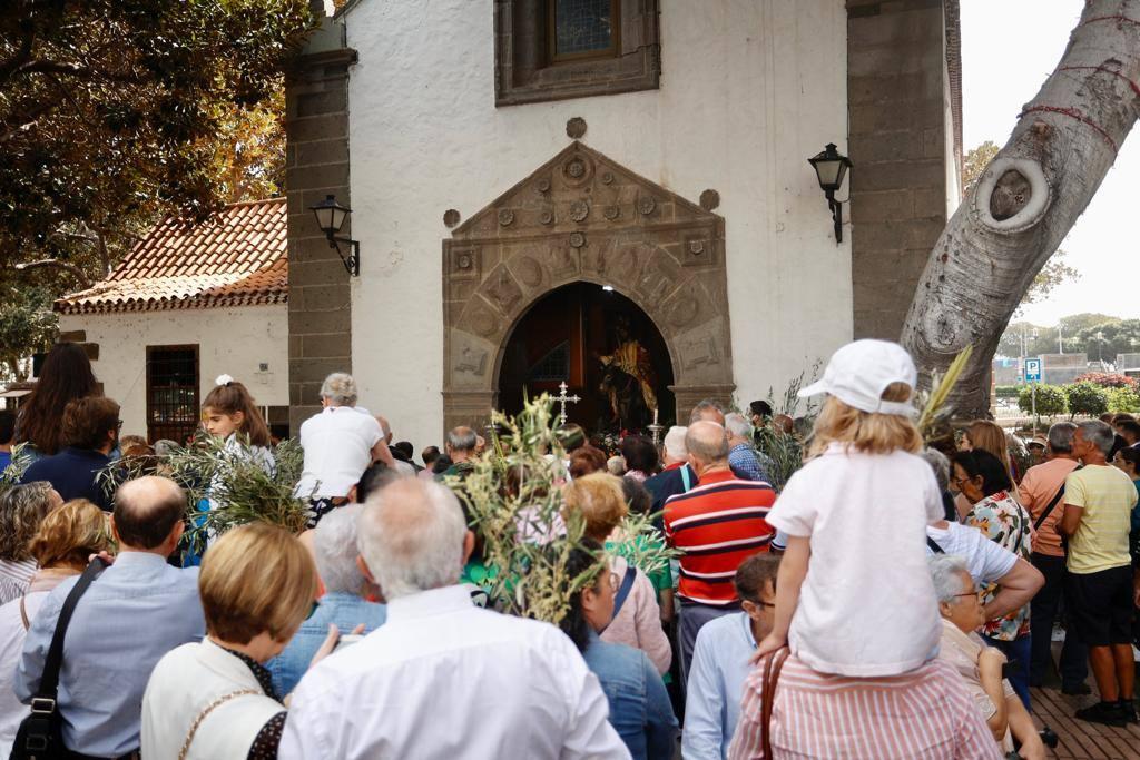 El Señor de La Burrita sale en procesión