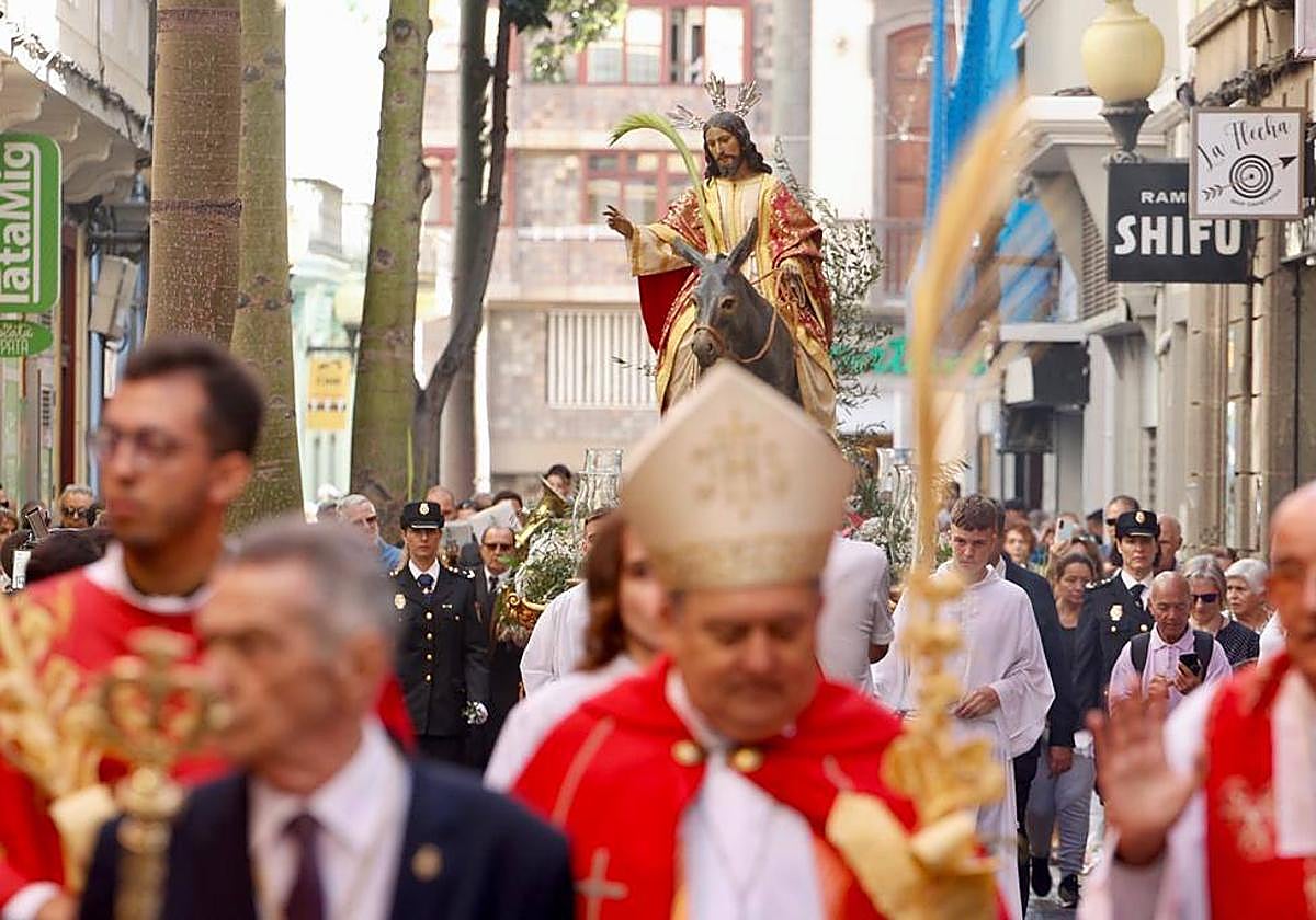 El Señor de La Burrita sale en procesión