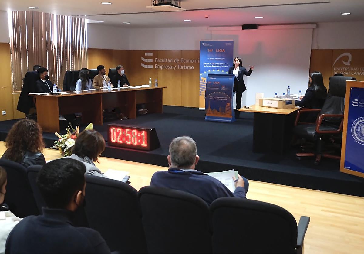 Foto de archivo de una sesión de la liga de debate universitario.