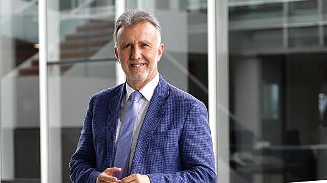 Imagen antes - La silueta de Ángel Víctor Torres (PSOE) también ha cambiado durante uno de los periodos más convulsos en Canarias.