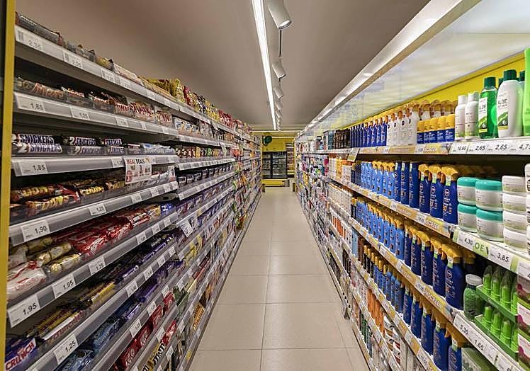 Tiene 160 metros cuadrados de sala de ventas.