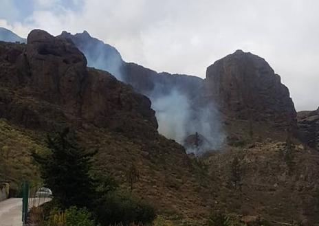 Imagen secundaria 1 - El aviso de una niña, clave para atajar el incendio en la cumbre grancanaria