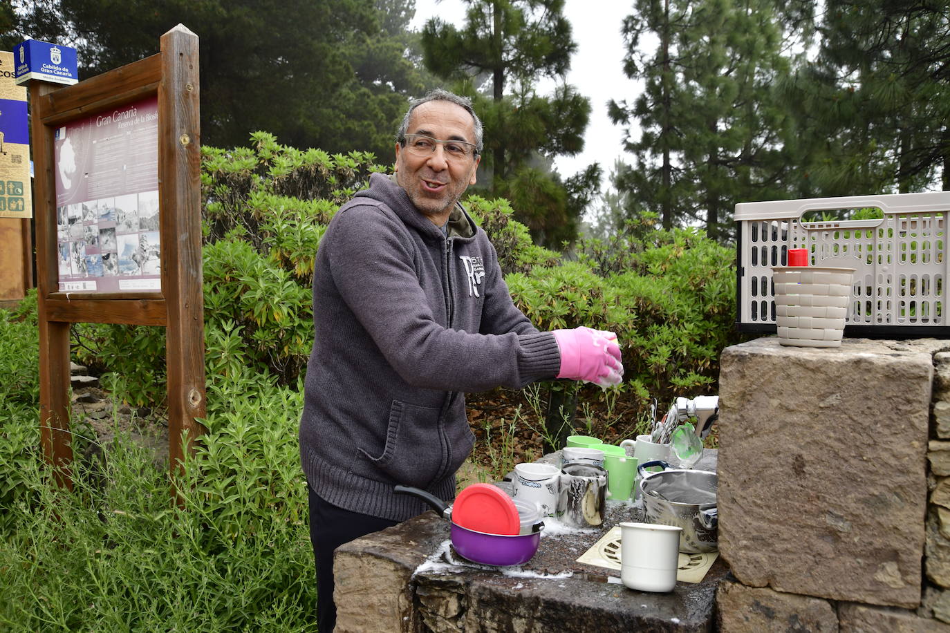 Las familias disfrutan de unas vacaciones diferentes acampando en la cumbre