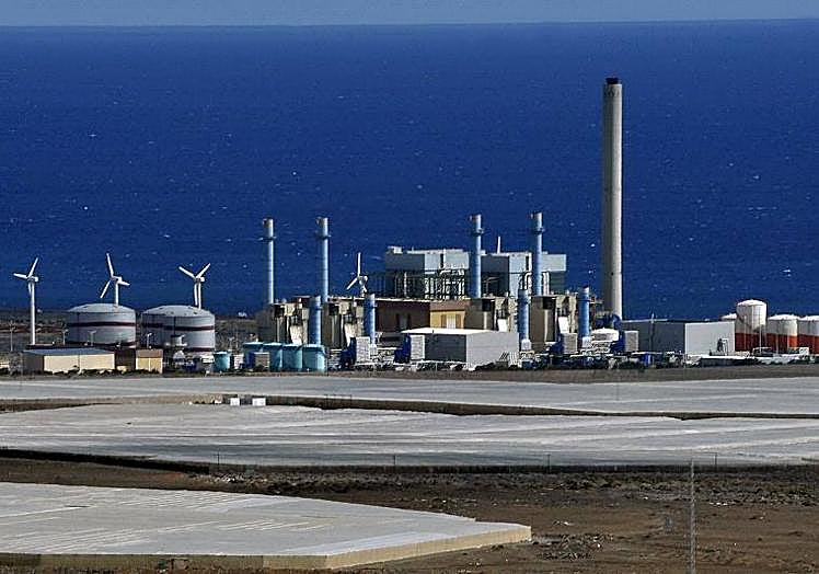 Central térmica de Barranco de Tirajana, junto a la que irá la zona de acopio.