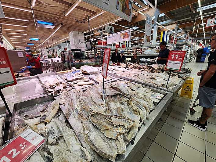 Una pescadería en la mañana de este jueves.