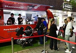 La food truck de Muñoz durante su estancia en Mesa y López.