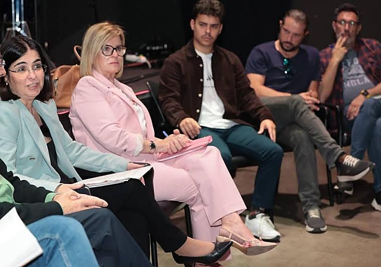 Carolina Darias durante la reunión que mantuvo con representantes del sector cultural este lunes.